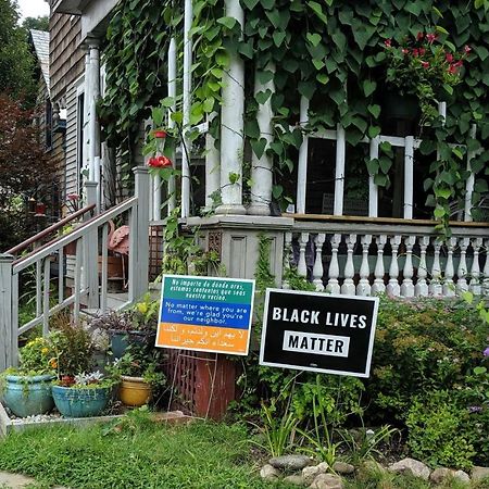 The One Cat Bed and Breakfast Brattleboro Εξωτερικό φωτογραφία