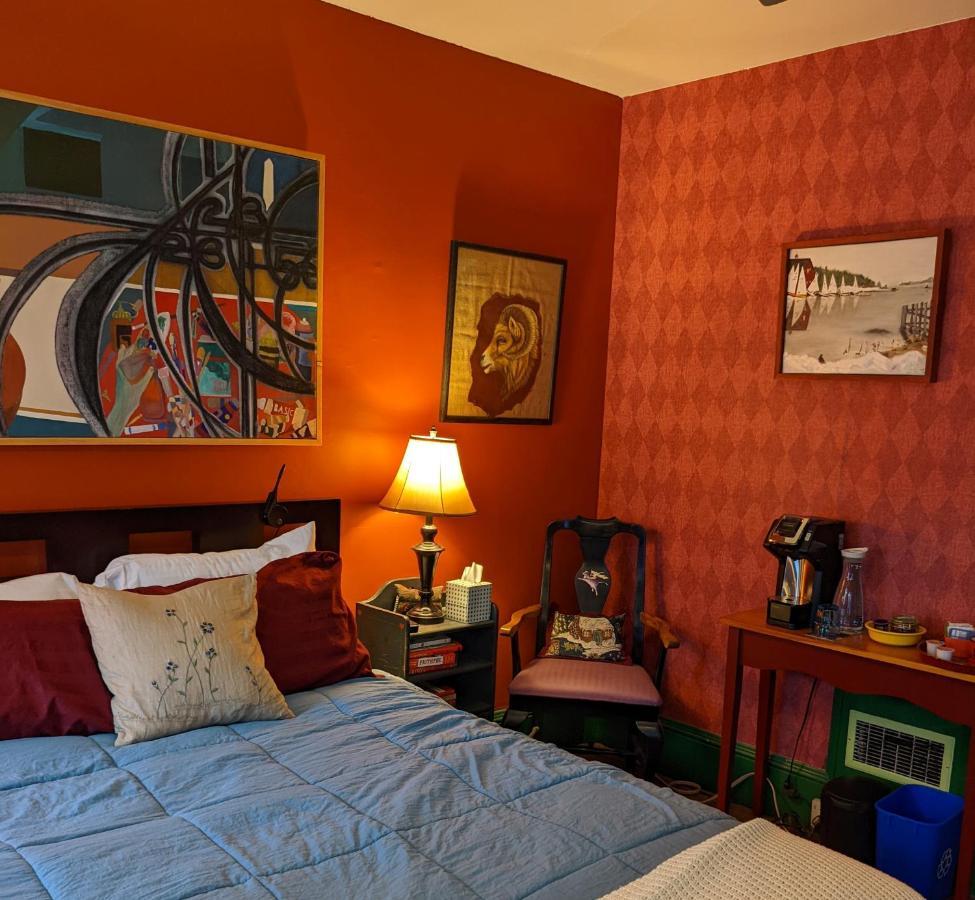 The One Cat Bed and Breakfast Brattleboro Εξωτερικό φωτογραφία